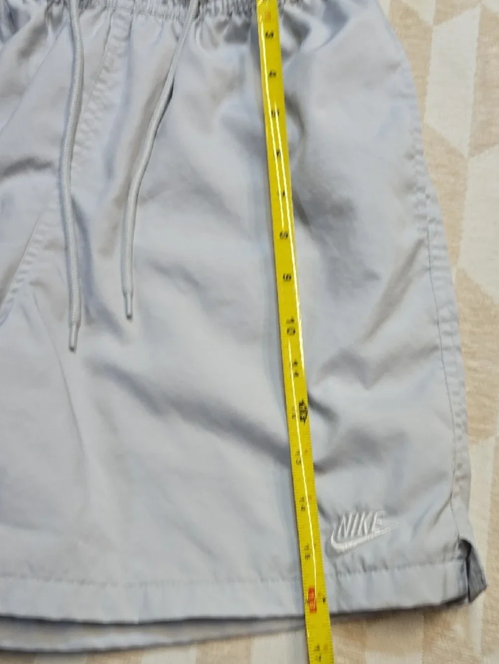 Nike Light Gray Men Athletic Shorts with Drawstring